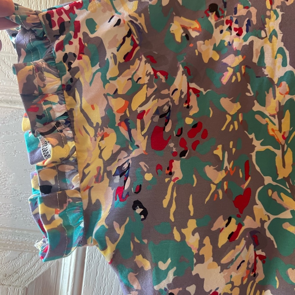 Boutique Top - Picture 2 of 4